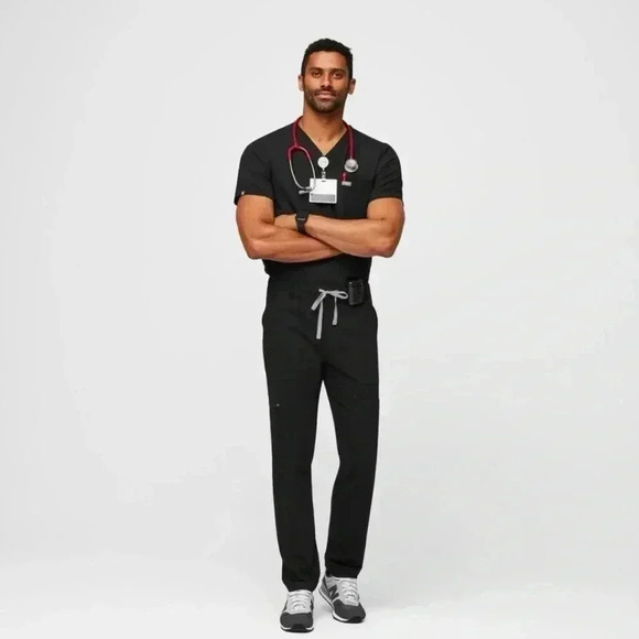 Figs Men’s Cairo Black Cargo Scrub Pants Size M - Picture 2 of 7